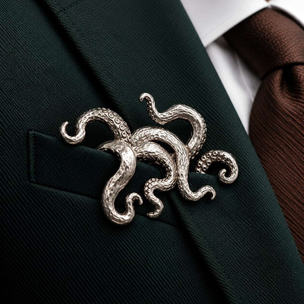 🌟 Luxury Sculpted Animal Brooch – Premium Statement Piece for Suits & Blazers