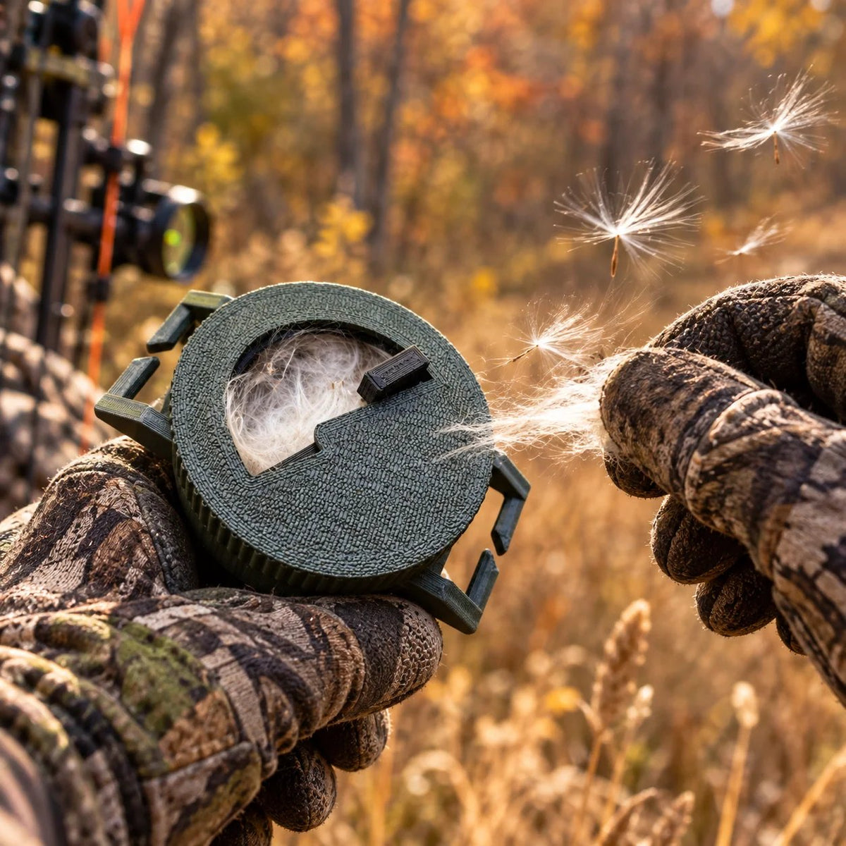 🍃🏕️Bow Hunting Milkweed Dispenser - Wind Indicator Fluff For Saddle Hunters