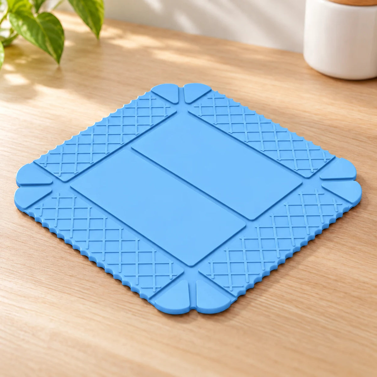 ✨ 3-in-1 Magnetic Silicone Trivet, Cutting Board & Foldable Serving Tray